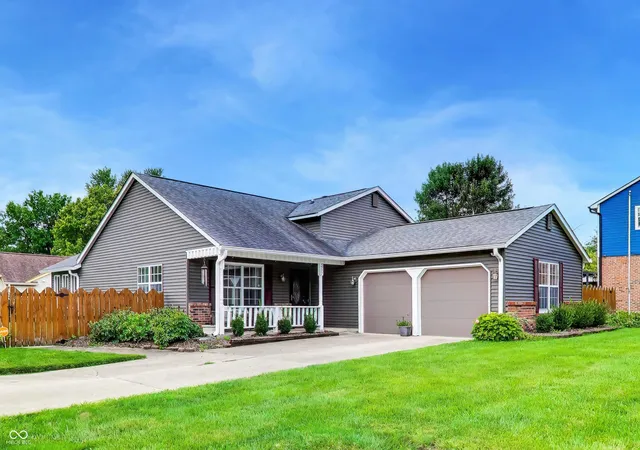 Photo 1 of Sale Pending at 3717 Paddington Ln N, Indianapolis, IN 46268 | MLS# 22124905 | Listing updated on 2026-09-20
