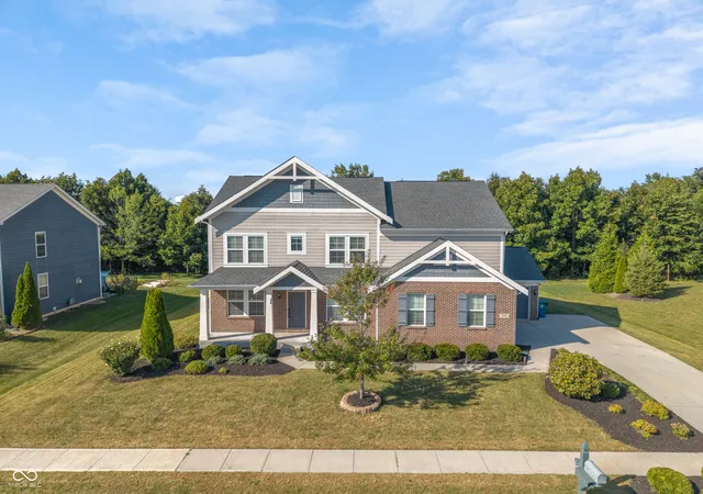 Photo 2 of Single family home for sale at 650 Ridge Gate Dr, Brownsburg, IN 46112 | MLS# 22124923 | Listing updated on 2026-10-09