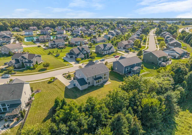Photo 3 of Single family home for sale at 650 Ridge Gate Dr, Brownsburg, IN 46112 | MLS# 22124923 | Listing updated on 2026-10-09