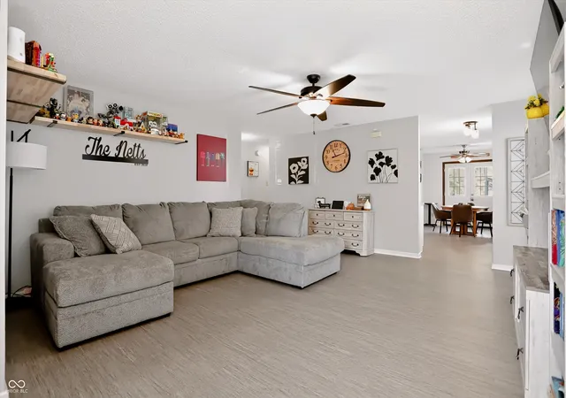 Photo 4 of Single family home for sale at 740 Wheatgrass Dr, Greenwood, IN 46143 | MLS# 22124931 | Listing updated on 2026-09-19