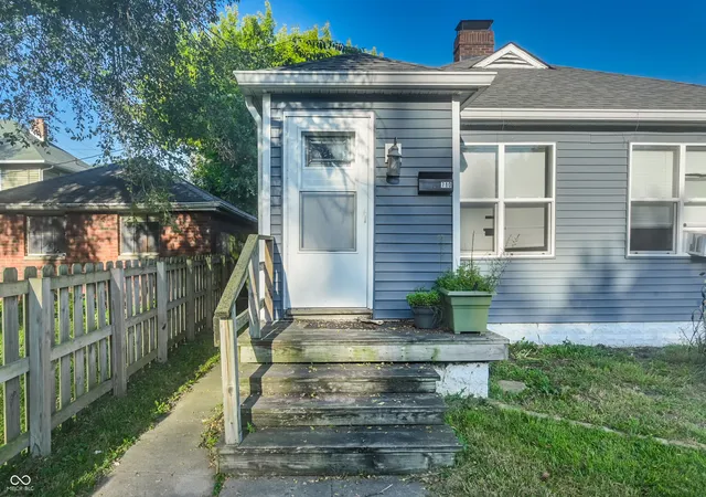 Photo 4 of Sale Pending at 710-712 E Pleasant Run Pkwy N Dr, Indianapolis, IN 46203 | MLS# 22124935 | Listing updated on 2026-09-13