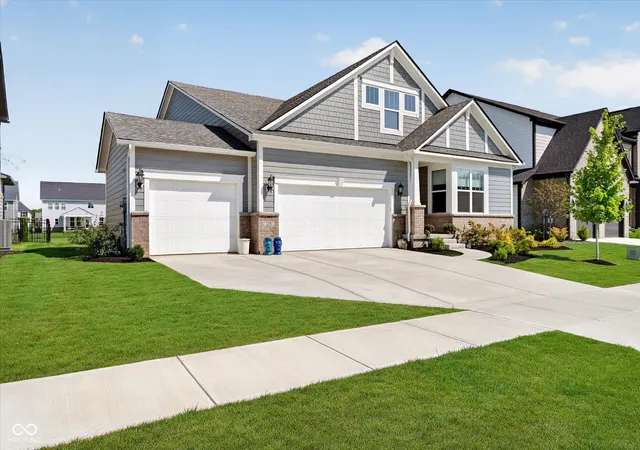 Photo 2 of Single family home for sale at 128 Creststone Blvd, Westfield, IN 46074 | MLS# 22124945 | Listing updated on 2026-09-25