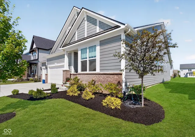 Photo 3 of Single family home for sale at 128 Creststone Blvd, Westfield, IN 46074 | MLS# 22124945 | Listing updated on 2026-09-25