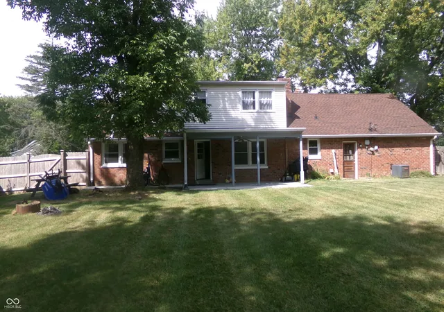 Photo 4 of Single family home for sale at 2945 S Kenmore Rd, Indianapolis, IN 46203 | MLS# 22124955 | Listing updated on 2026-10-30