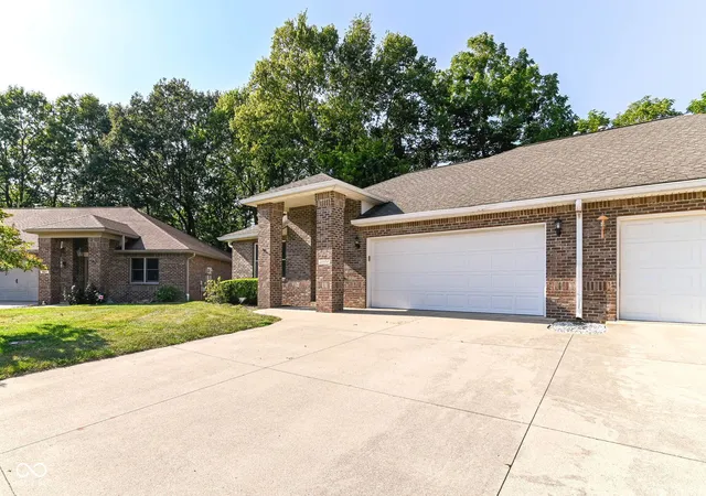 Photo 3 of Sale Pending at 5022 W Quail Ridge Dr, Muncie, IN 47304 | MLS# 22124958 | Listing updated on 2026-09-23