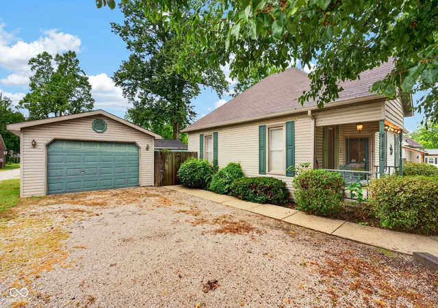 Photo 1 of Sale Pending at 832 N Washington St, Brazil, IN 47834 | MLS# 22124959 | Listing updated on 2026-09-24