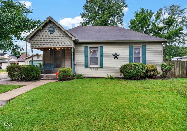 Photo 2 of Sale Pending at 832 N Washington St, Brazil, IN 47834 | MLS# 22124959 | Listing updated on 2026-09-24