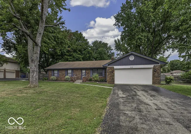 Photo 2 of Single family home for sale at 4334 W Fairview Rd, Greenwood, IN 46142 | MLS# 22124963 | Listing updated on 2026-10-07