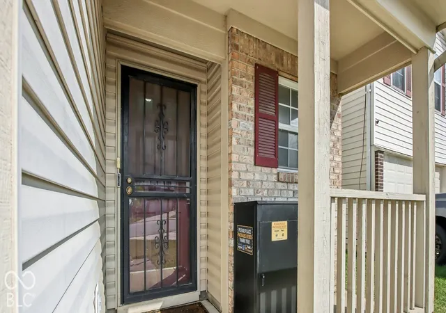 Photo 3 of Single family home for sale at 4345 Tr Wood Ct, Indianapolis, IN 46254 | MLS# 22124969 | Listing updated on 2026-10-06