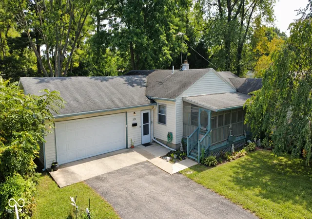 Photo 1 of Single family home for sale at 325 N Jefferson St, Brownsburg, IN 46112 | MLS# 22124995 | Listing updated on 2026-09-19