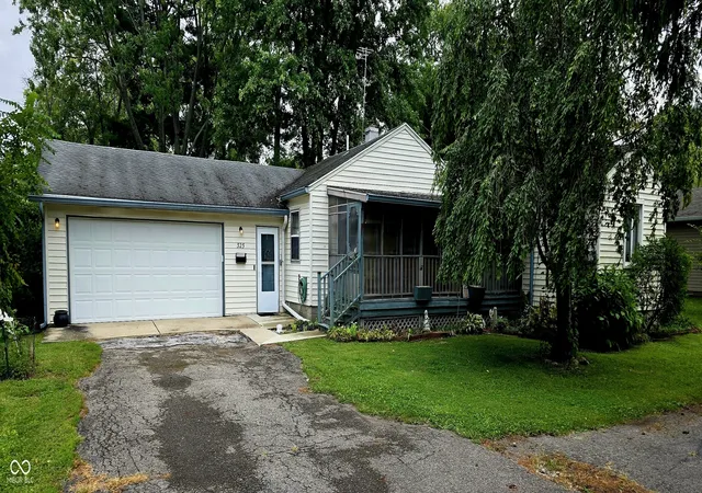 Photo 2 of Single family home for sale at 325 N Jefferson St, Brownsburg, IN 46112 | MLS# 22124995 | Listing updated on 2026-09-19