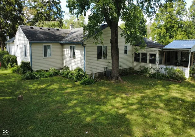 Photo 4 of Single family home for sale at 325 N Jefferson St, Brownsburg, IN 46112 | MLS# 22124995 | Listing updated on 2026-09-19