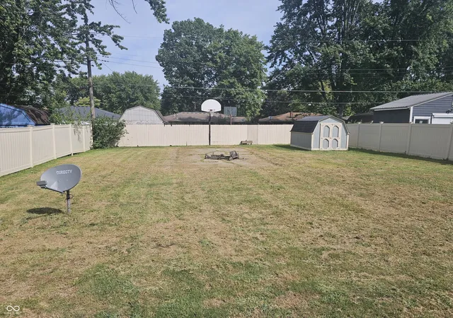 Photo 4 of Sale Pending at 2320 E 10th Street, Anderson, IN 46012 | MLS# 22125014 | Listing updated on 2026-09-13