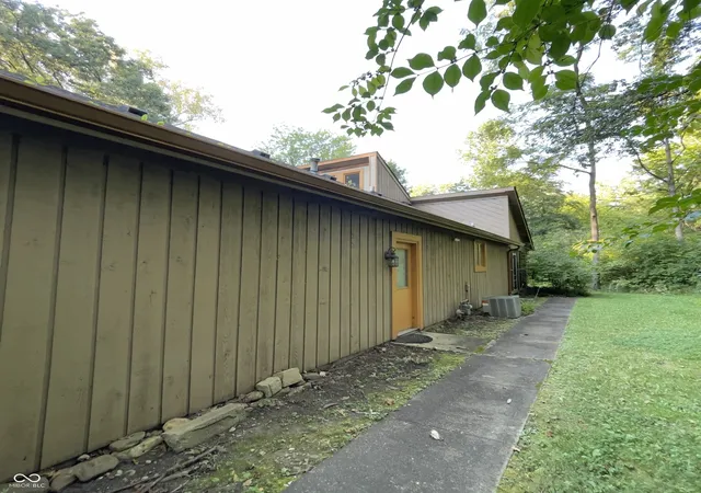 Photo 3 of Single family home for sale at 5315 Shadow Wood Ct, Indianapolis, IN 46254 | MLS# 22125023 | Listing updated on 2026-09-15