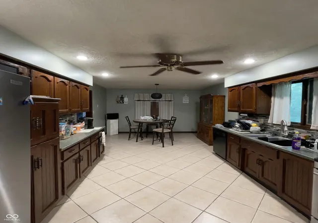 Photo 4 of Single family home for sale at 5315 Shadow Wood Ct, Indianapolis, IN 46254 | MLS# 22125023 | Listing updated on 2026-09-15