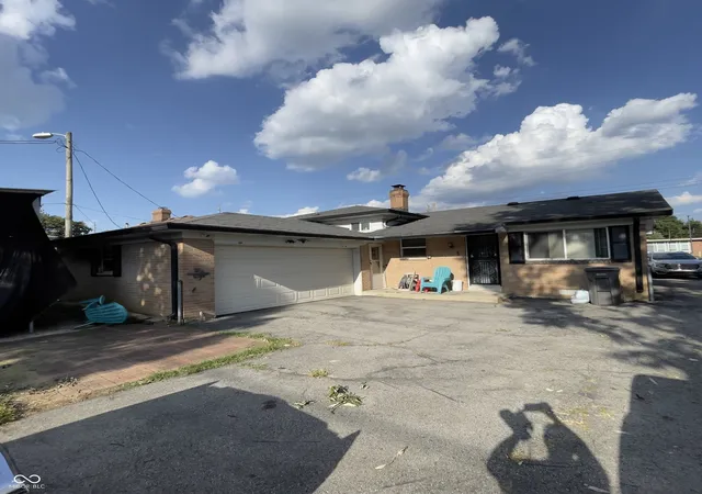 Photo 3 of Single family home for sale at 1426 N Graham Ave, Indianapolis, IN 46219 | MLS# 22125029 | Listing updated on 2026-10-21