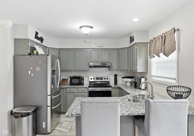 Photo 1 of Single family home for sale at 7301 Chestnut Hills Blvd, Indianapolis, IN 46278 | MLS# 22125037 | Listing updated on 2026-09-22
