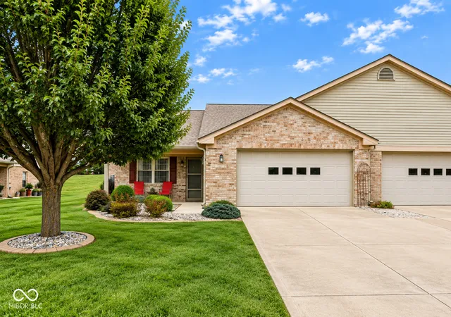 Photo 1 of Single family home for sale at 94 W Wind Chime Cir, Greenwood, IN 46143 | MLS# 22125049 | Listing updated on 2026-09-30