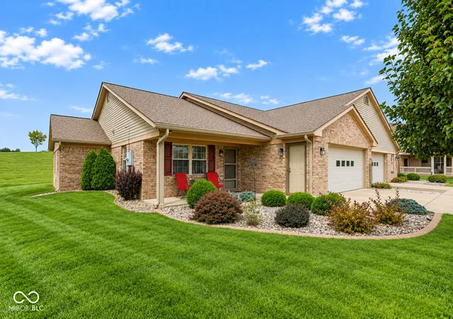 Photo 2 of Single family home for sale at 94 W Wind Chime Cir, Greenwood, IN 46143 | MLS# 22125049 | Listing updated on 2026-09-30