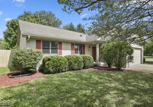 Photo 1 of Single family home for sale at 6002 Kennesaw Trl, Columbus, IN 47203 | MLS# 22125078 | Listing updated on 2026-10-06