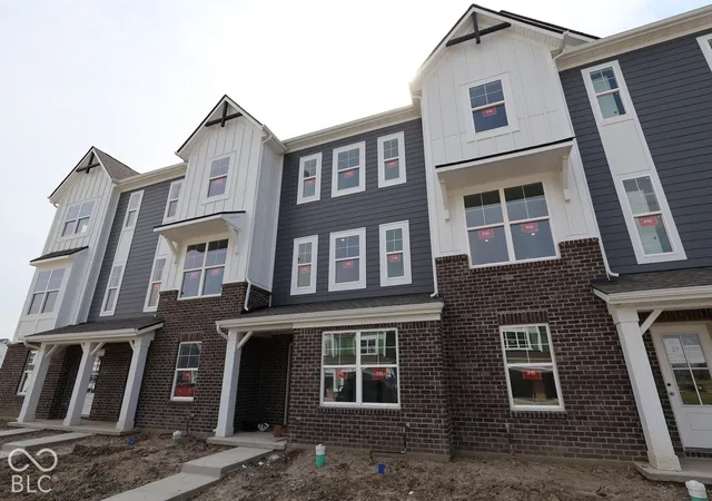 Photo 3 of Townhouse for sale at 11195 Hobbsbrook Dr, Noblesville, IN 46060 | MLS# 22125101 | Listing updated on 2026-10-10