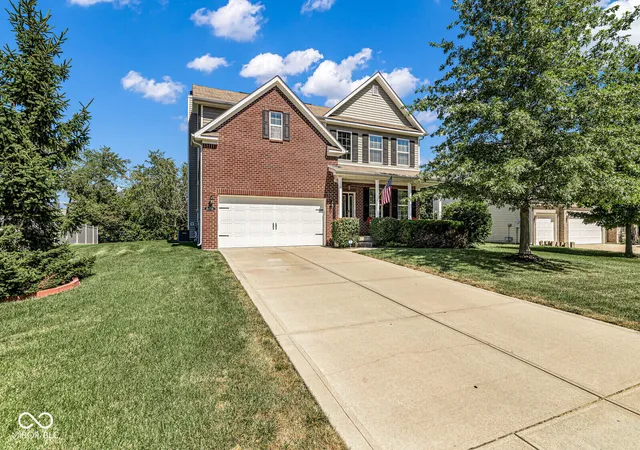 Photo 3 of Sale Pending at 8486 Vyners Ln, Avon, IN 46123 | MLS# 22125112 | Listing updated on 2026-09-14