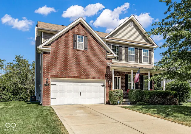 Photo 3 of Sale Pending at 8486 Vyners Ln, Avon, IN 46123 | MLS# 22125112 | Listing updated on 2026-09-14