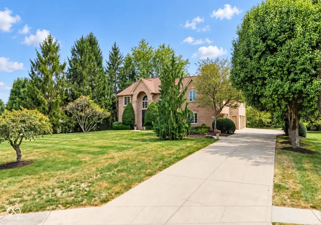 Photo 3 of Single family home for sale at 7437 W Banton Cir, New Palestine, IN 46163 | MLS# 22125113 | Listing updated on 2026-09-19