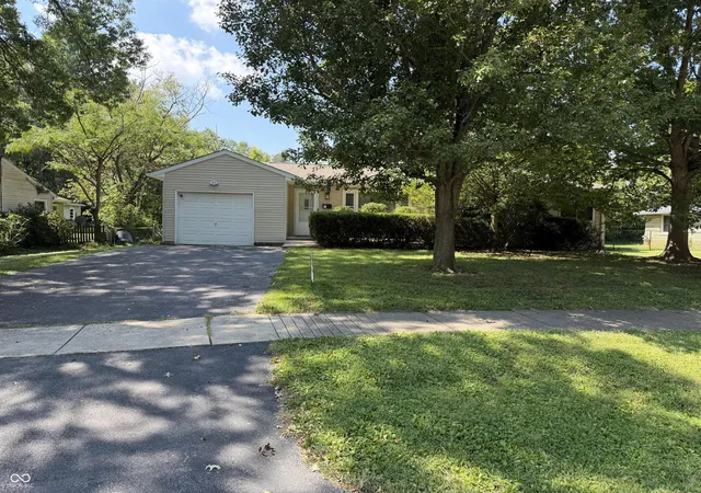 Photo 1 of Single family home for sale at 323 N Hillsdale Dr, Bloomington, IN 47408 | MLS# 22125131 | Listing updated on 2026-09-21
