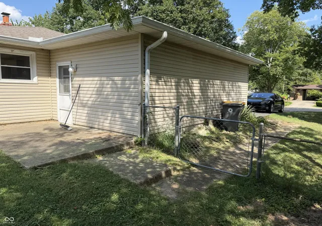 Photo 36 of Single family home for sale at 323 N Hillsdale Dr, Bloomington, IN 47408 | MLS# 22125131 | Listing updated on 2026-10-02