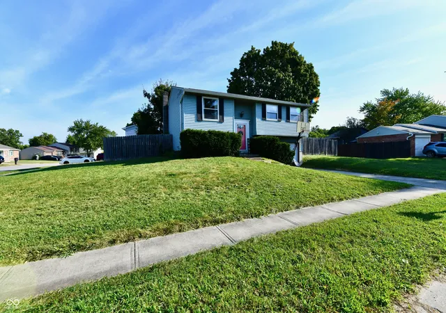 Photo 3 of Single family home for sale at 5302 Brazos Dr, Indianapolis, IN 46237 | MLS# 22125145 | Listing updated on 2026-10-07
