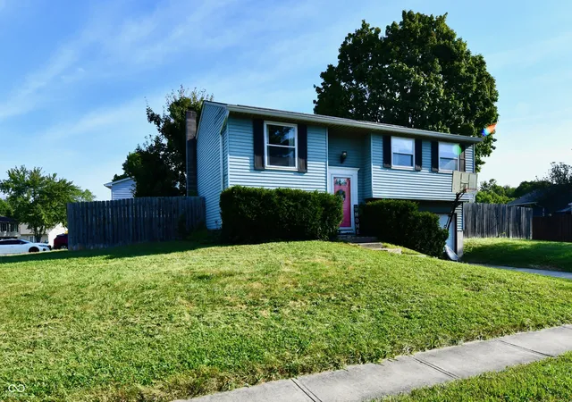 Photo 3 of Single family home for sale at 5302 Brazos Dr, Indianapolis, IN 46237 | MLS# 22125145 | Listing updated on 2026-10-20