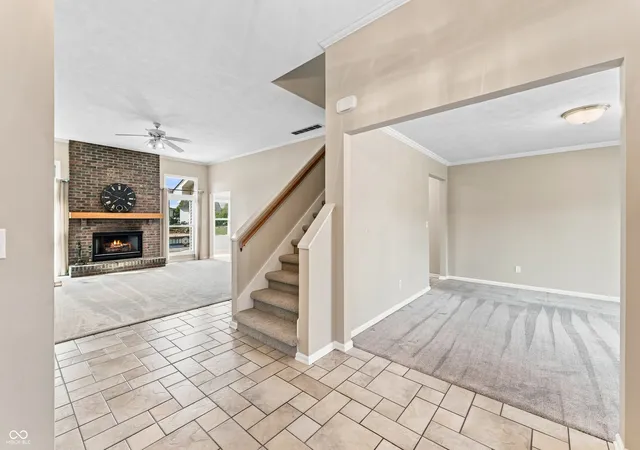 Photo 3 of Sale Pending at 1945 Westminster Pl, Columbus, IN 47201 | MLS# 22125152 | Listing updated on 2026-09-21