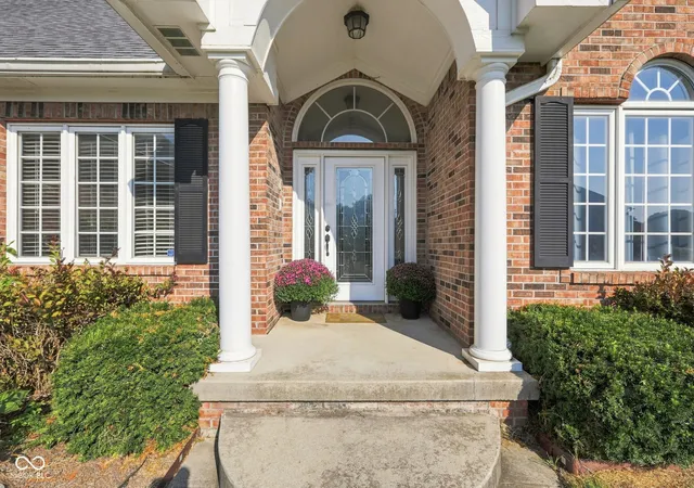 Photo 3 of Single family home for sale at 7630 Bluebird Ct, Brownsburg, IN 46112 | MLS# 22125153 | Listing updated on 2026-10-05