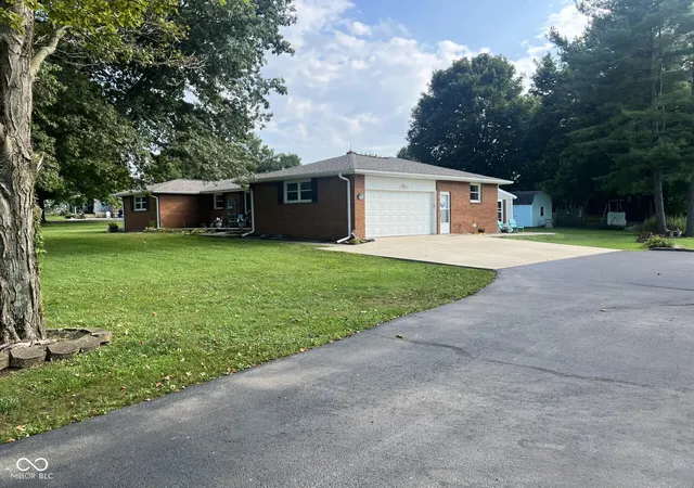 Photo 2 of Sale Pending at 4849 W State Rd 38, New Castle, IN 47362 | MLS# 22125155 | Listing updated on 2026-09-13