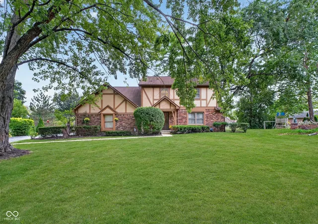 Photo 1 of Single family home for sale at 2715 Pomona Ct, Indianapolis, IN 46268 | MLS# 22125165 | Listing updated on 2026-09-28