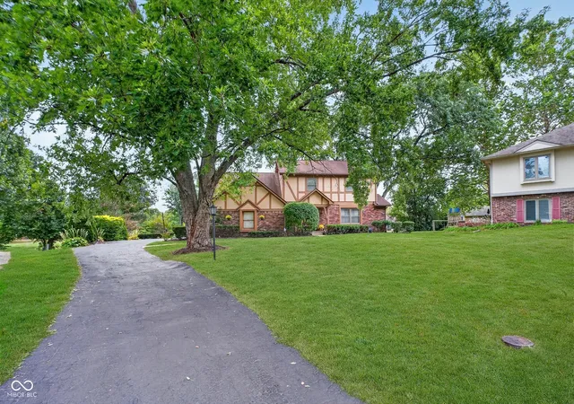 Photo 2 of Single family home for sale at 2715 Pomona Ct, Indianapolis, IN 46268 | MLS# 22125165 | Listing updated on 2026-09-28