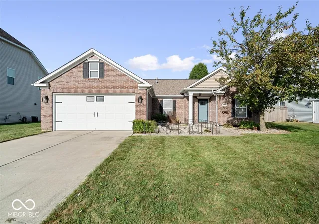 Photo 1 of Single family home for sale at 6862 Eagle Xing Blvd, Brownsburg, IN 46112 | MLS# 22125168 | Listing updated on 2026-09-29