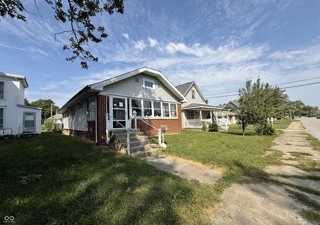 Photo 2 of Sale Pending at 504 N Columbia, Frankfort, IN 46041 | MLS# 22125177 | Listing updated on 2026-09-12