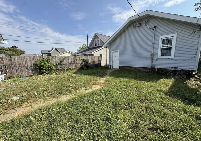 Photo 4 of Sale Pending at 504 N Columbia, Frankfort, IN 46041 | MLS# 22125177 | Listing updated on 2026-09-12