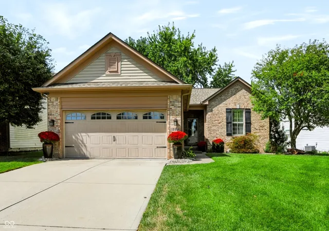 Photo 2 of Single family home for sale at 12854 Piccadilly Cir, Fishers, IN 46037 | MLS# 22125180 | Listing updated on 2026-09-24