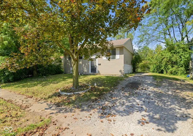 Photo 1 of Sale Pending at 7608 Ruskin Pl, Indianapolis, IN 46226 | MLS# 22125181 | Listing updated on 2026-10-27
