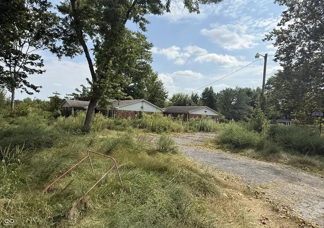 Photo 3 of Single family home for sale at 15944 S Engle St, Farmersburg, IN 47850 | MLS# 22125195 | Listing updated on 2026-09-18