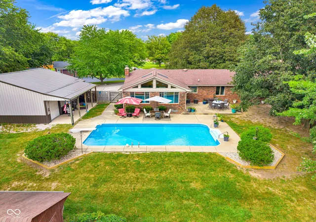 Photo 2 of Sale Pending at 1221 Normandie Ct, Avon, IN 46123 | MLS# 22125205 | Listing updated on 2026-09-19