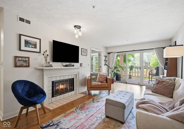 Photo 3 of Condo for sale at 7601 Newport Bay Dr #112, Indianapolis, IN 46240 | MLS# 22125256 | Listing updated on 2026-09-19