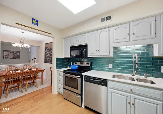 Photo 4 of Condo for sale at 7601 Newport Bay Dr #112, Indianapolis, IN 46240 | MLS# 22125256 | Listing updated on 2026-09-19