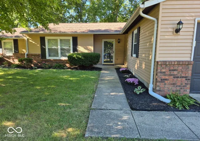 Photo 2 of Single family home for sale at 4210 Oil Crk Dr, Indianapolis, IN 46268 | MLS# 22125260 | Listing updated on 2026-09-14