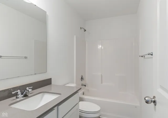 Photo 4 of Single family home for sale at 10120 Bitternut Run Ln, Indianapolis, IN 46259 | MLS# 22125268 | Listing updated on 2026-09-13