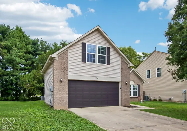 Photo 3 of Single family home for sale at 976 Webb Dr, Greenfield, IN 46140 | MLS# 22125277 | Listing updated on 2026-09-28