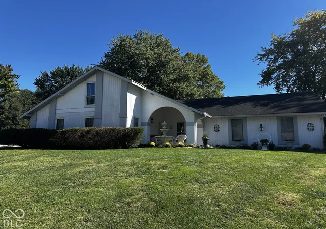 Photo 1 of Single family home for sale at 611 Sun Valley Ct, Indianapolis, IN 46217 | MLS# 22125287 | Listing updated on 2026-10-28